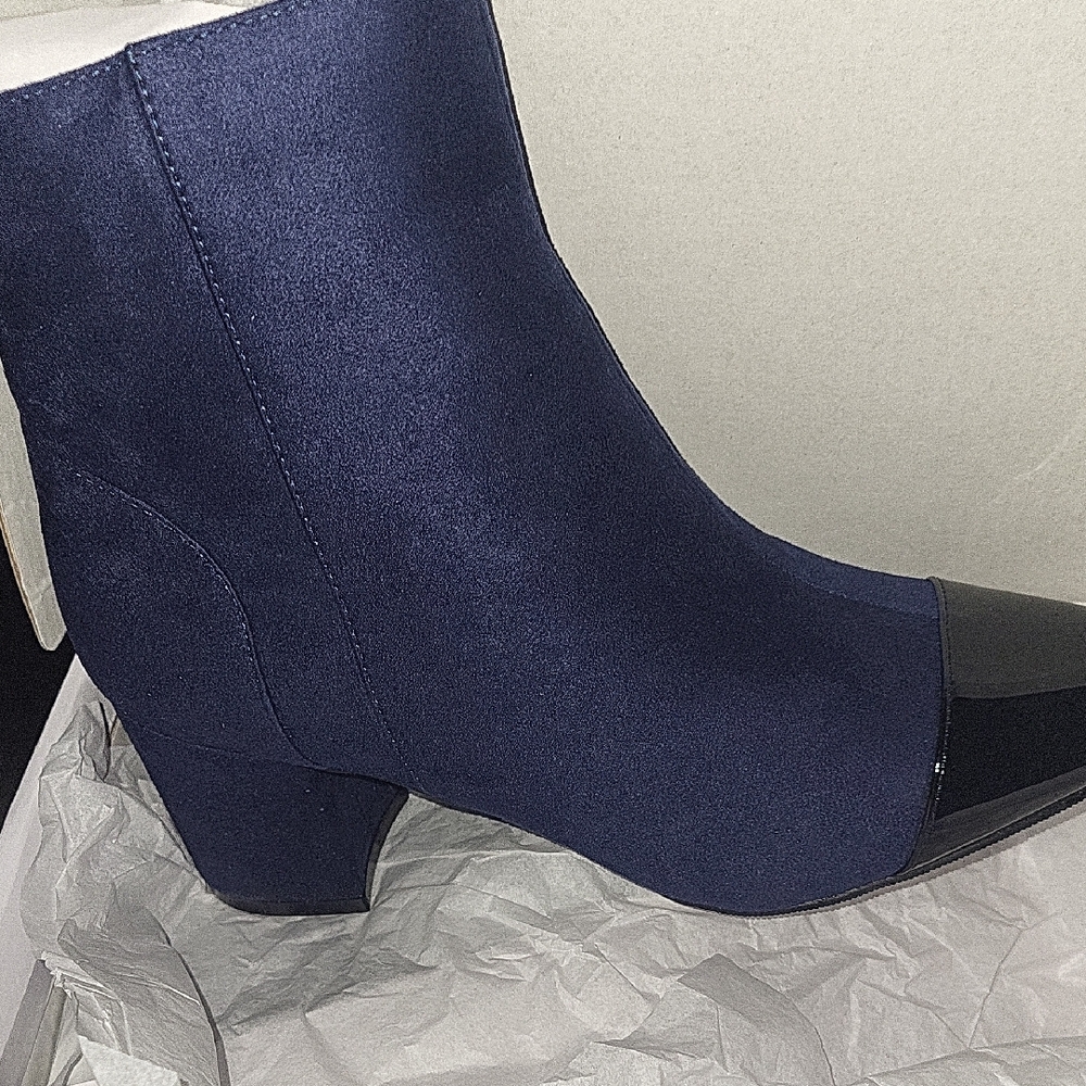 Dream Pairs Navy and Black Ankle Boots